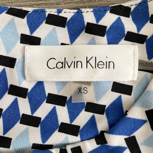 Calvin Klein Blue/White Geometric Sleeveless Blouse size XS - Picture 4 of 5